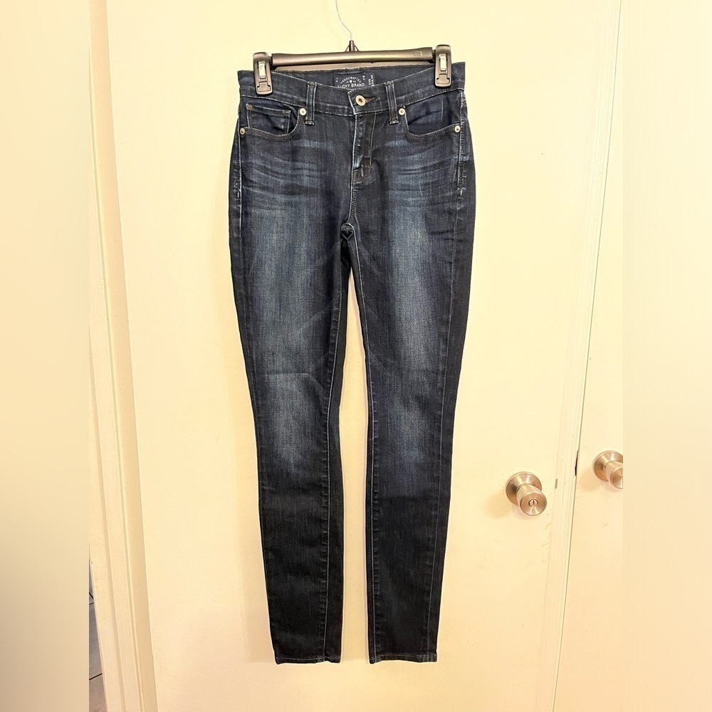 Lucky Brand Women's Jeans, size 0, skinny and dark wash